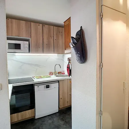 Apartment Les Menuires: 3 Pieces, 6 Pers, Animaux Admis Saint-Martin-de-Belleville